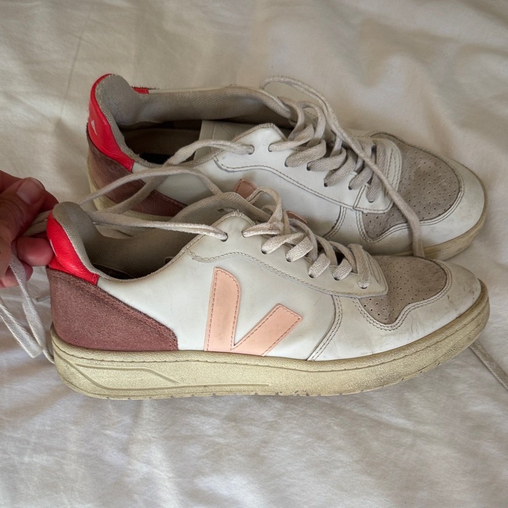 Veja Women's Sneakers - White, Pink, Red